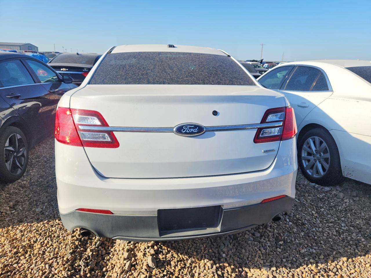 2015 Ford Taurus Police Interceptor White vin: 1FAHP2MT8FG109228