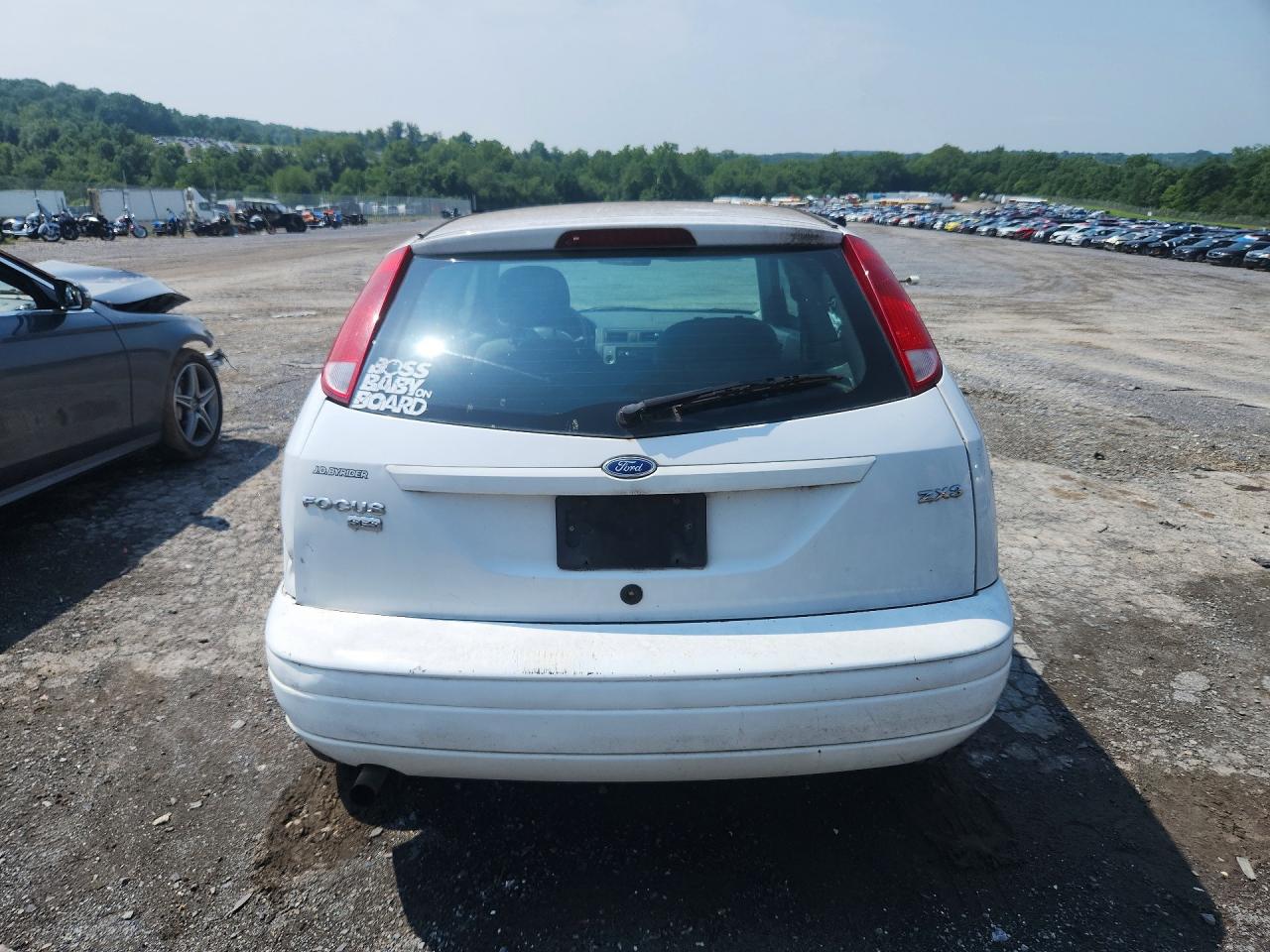 2006 Ford Focus Zx3 White vin: 1FAHP31N46W255157