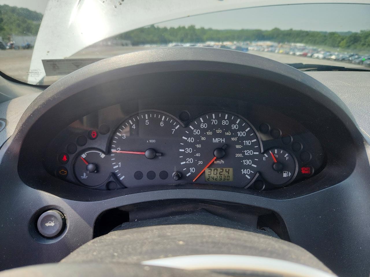 2006 Ford Focus Zx3 White vin: 1FAHP31N46W255157
