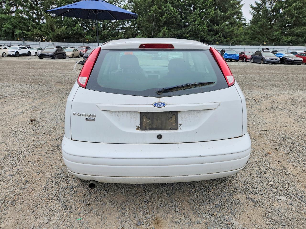 2007 Ford Focus Zx3 White vin: 1FAHP31N67W277856