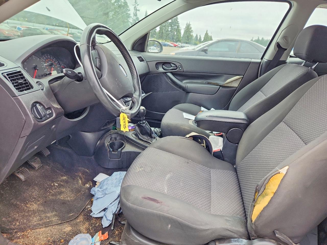 2007 Ford Focus Zx3 White vin: 1FAHP31N67W277856