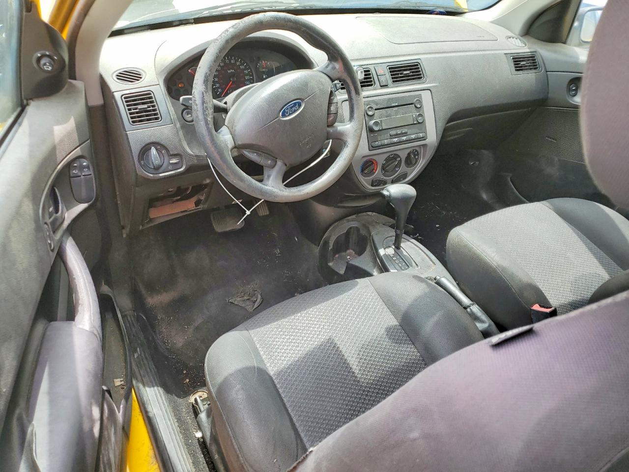 2006 Ford Focus Zx3 Yellow vin: 1FAHP31N76W223416
