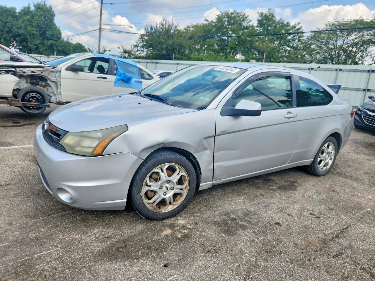 2009 Ford Focus Se Silver vin: 1FAHP32N39W190885