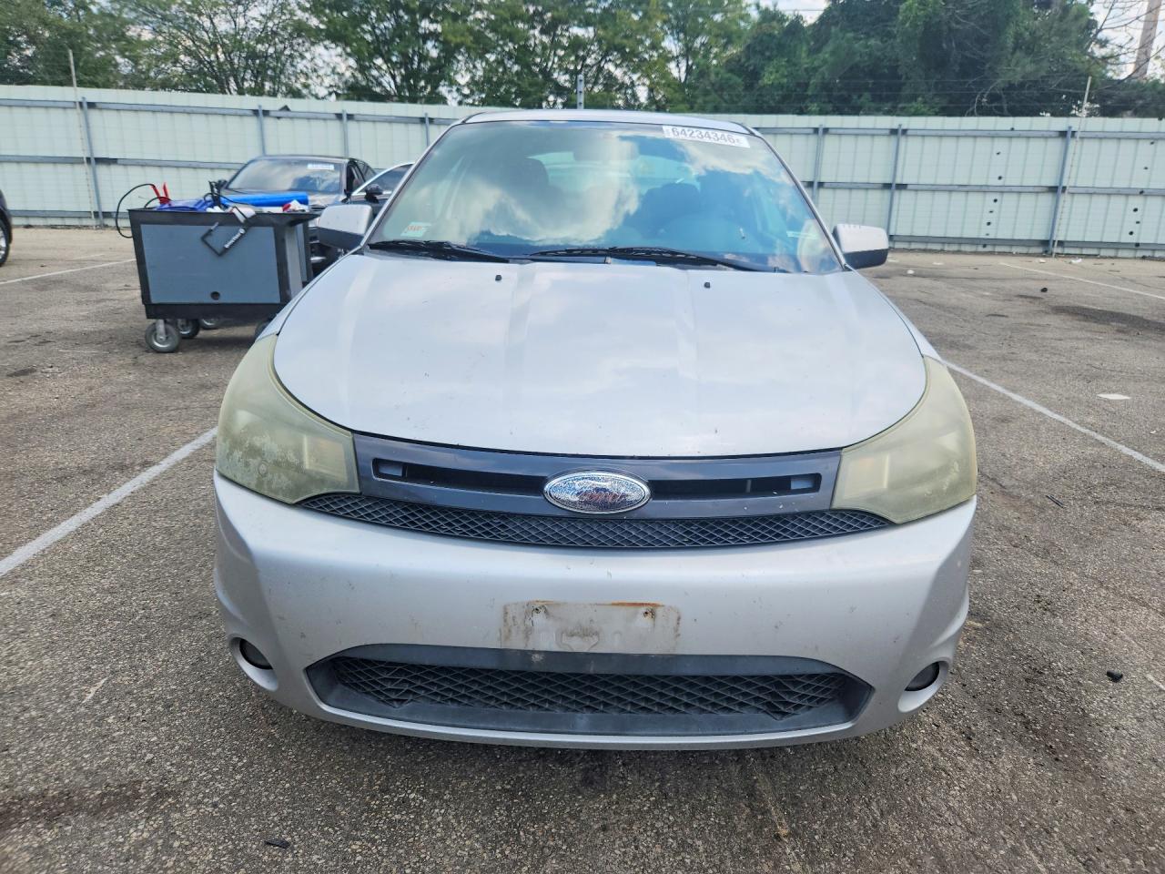2009 Ford Focus Se Silver vin: 1FAHP32N39W190885