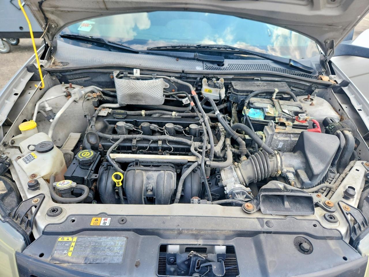 2009 Ford Focus Se Silver vin: 1FAHP32N39W190885