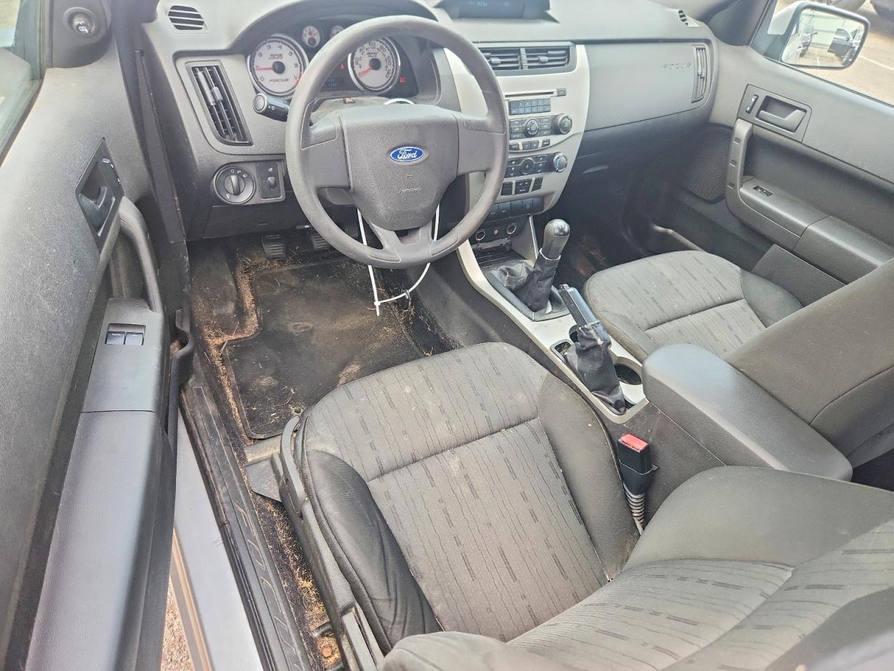 2009 Ford Focus Se Silver vin: 1FAHP32N39W190885