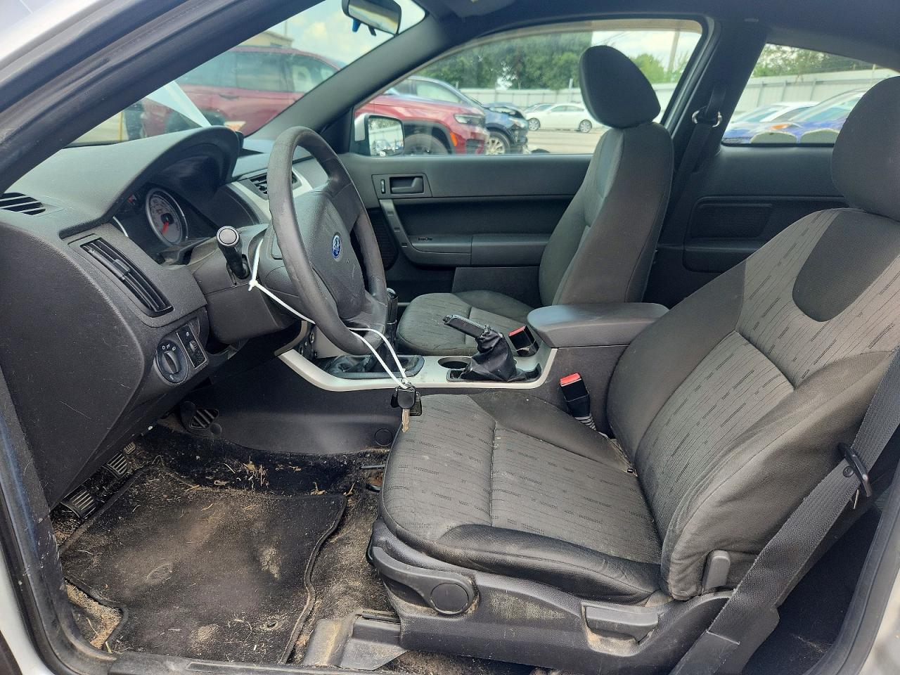 2009 Ford Focus Se Silver vin: 1FAHP32N39W190885
