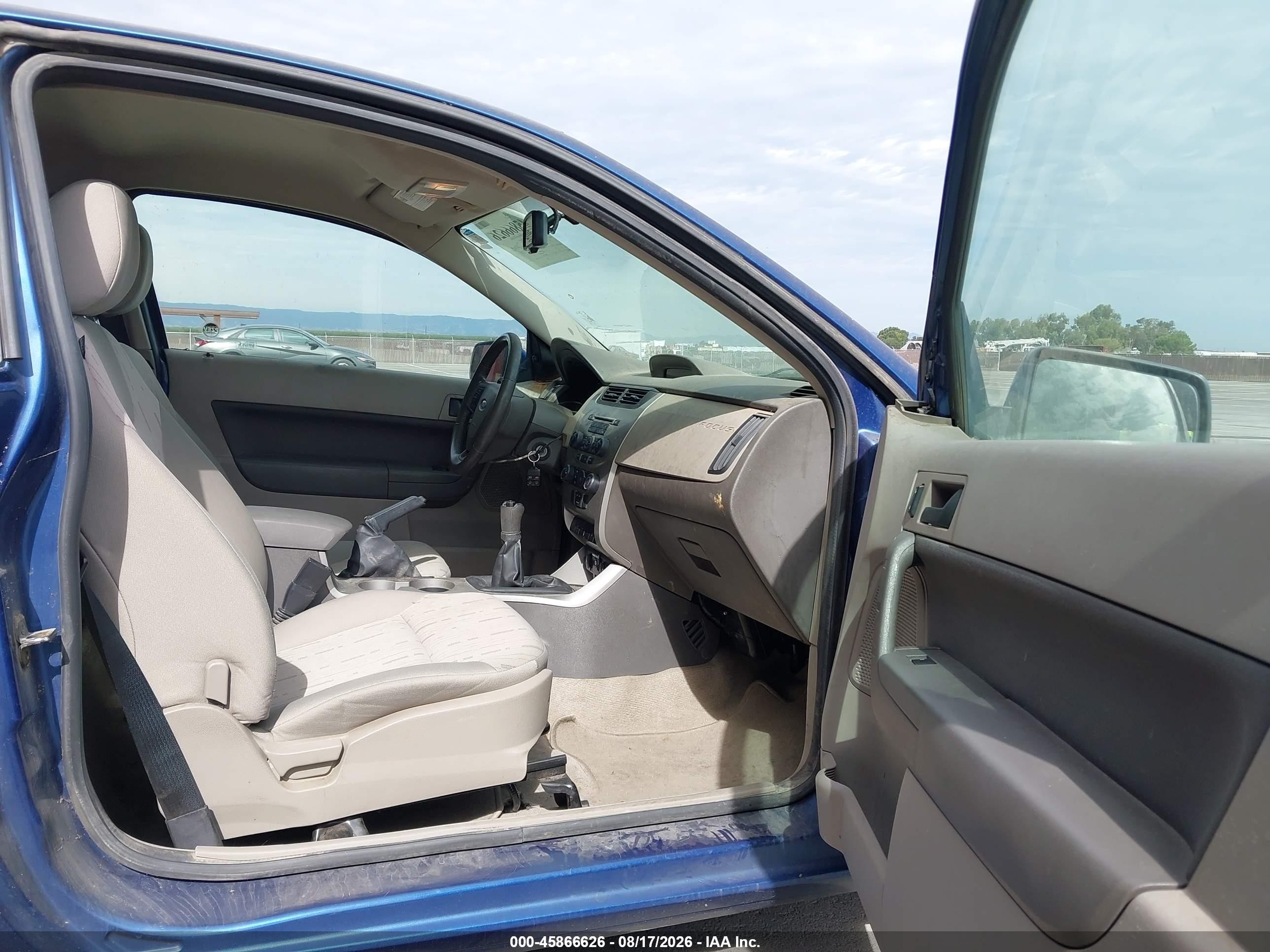 2009 Ford Focus Se Blue vin: 1FAHP32N59W146936