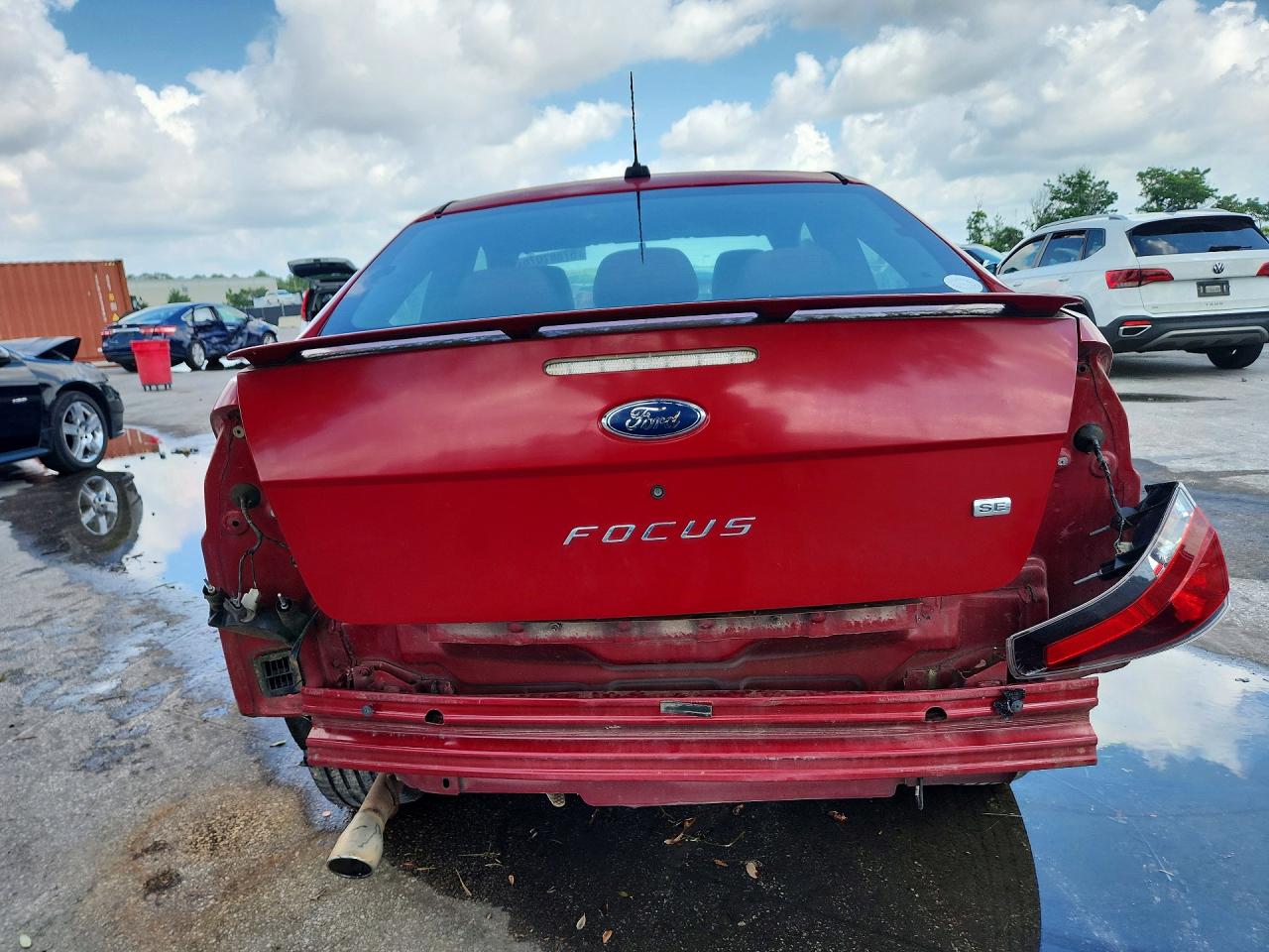 2009 Ford Focus Se Red vin: 1FAHP32N69W202141