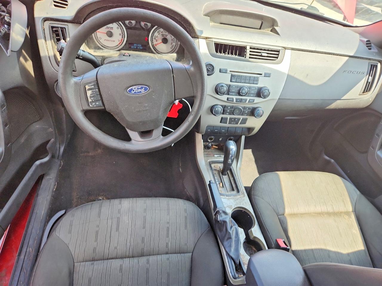 2009 Ford Focus Se Red vin: 1FAHP32N69W202141