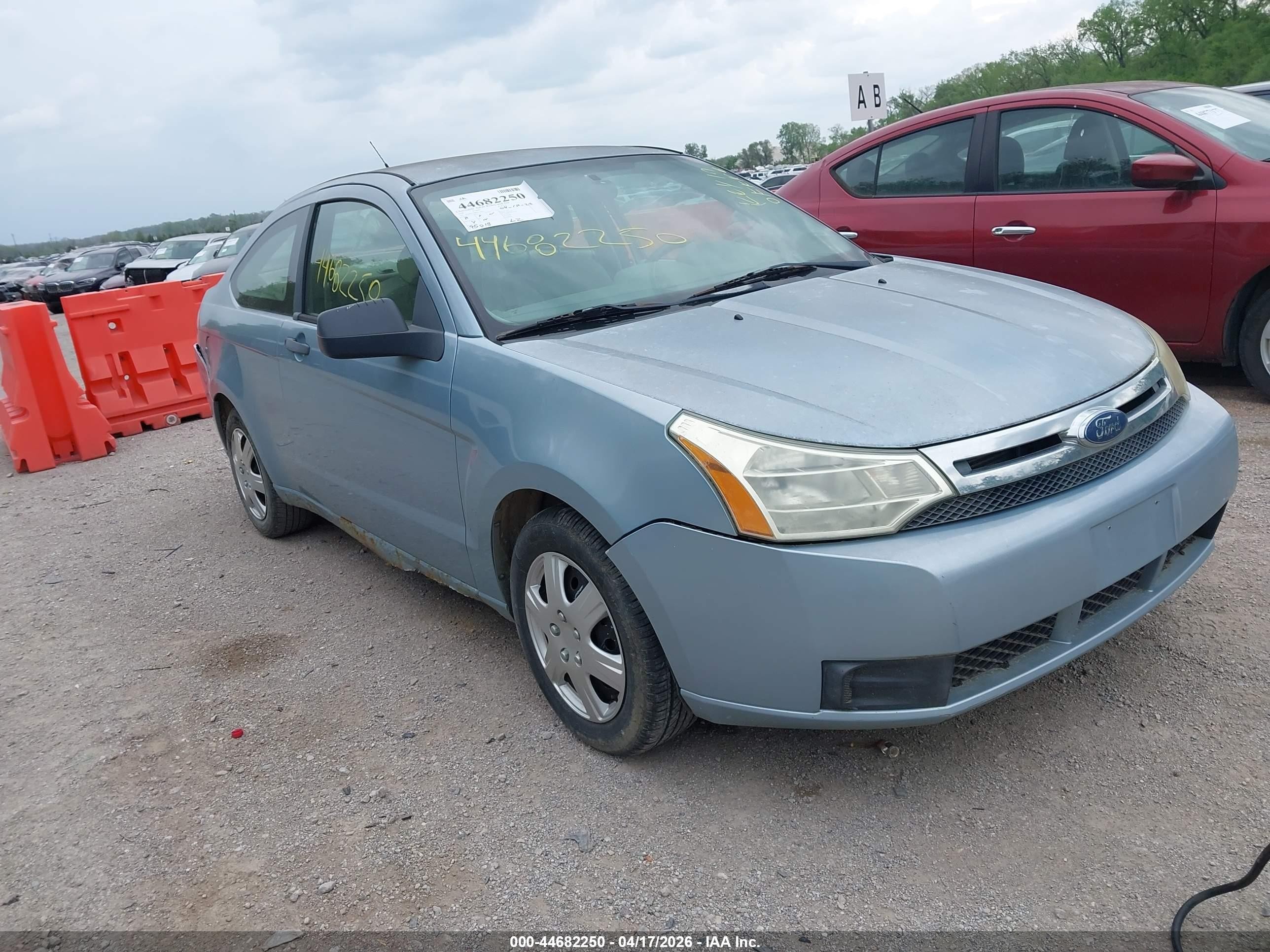 2008 Ford Focus S Light Blue vin: 1FAHP32N98W125859