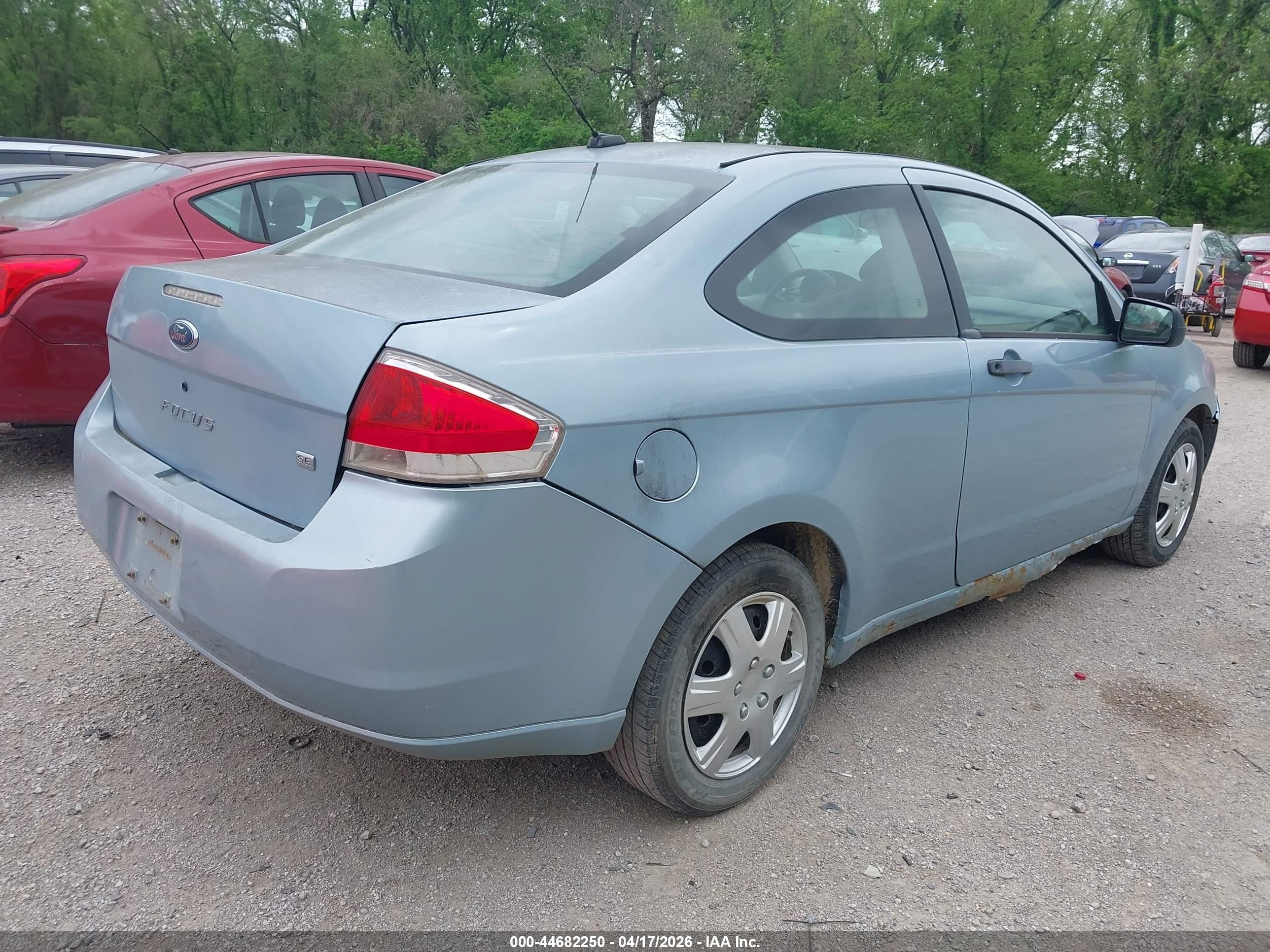 2008 Ford Focus S Light Blue vin: 1FAHP32N98W125859