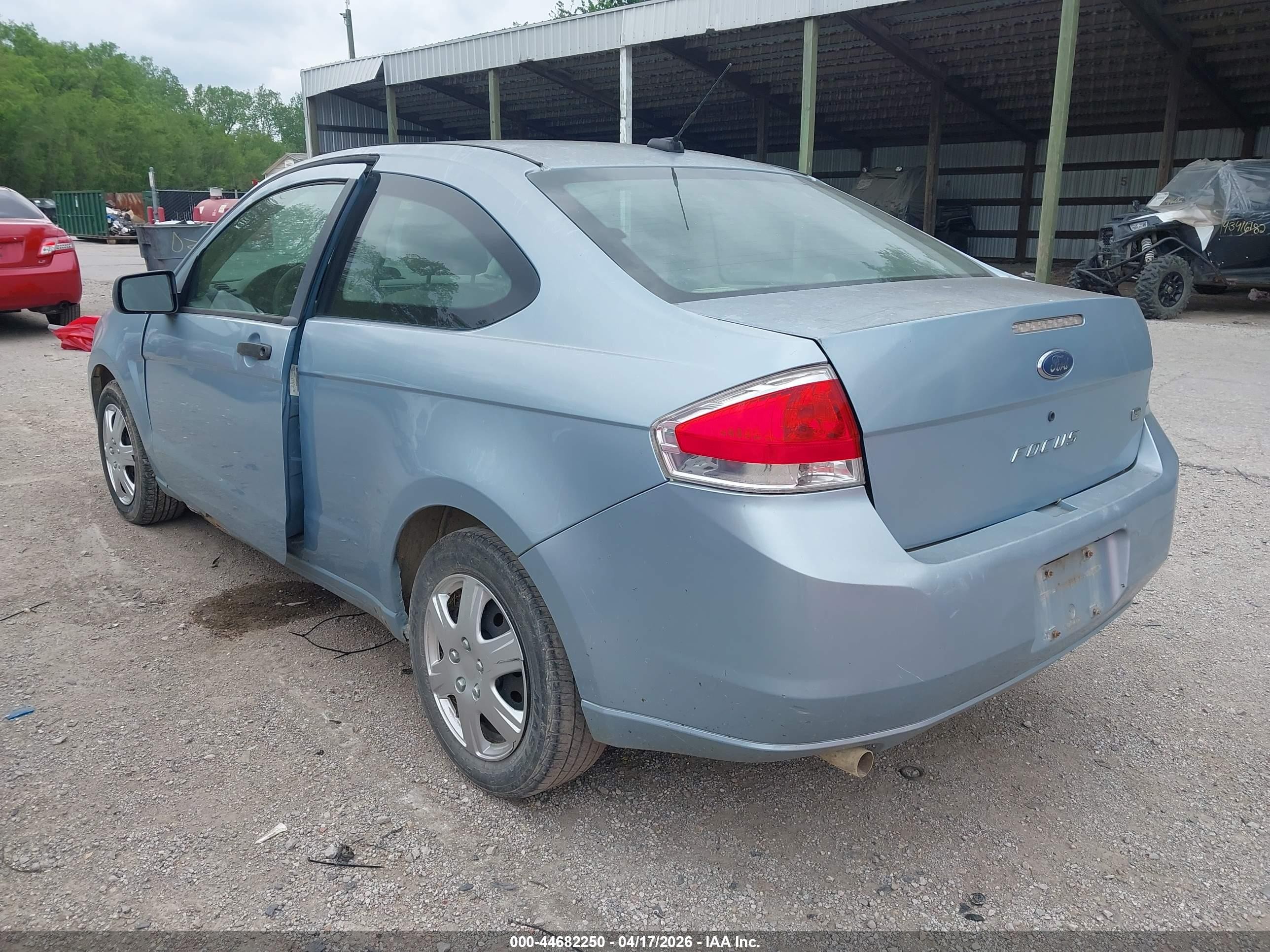 2008 Ford Focus S Light Blue vin: 1FAHP32N98W125859