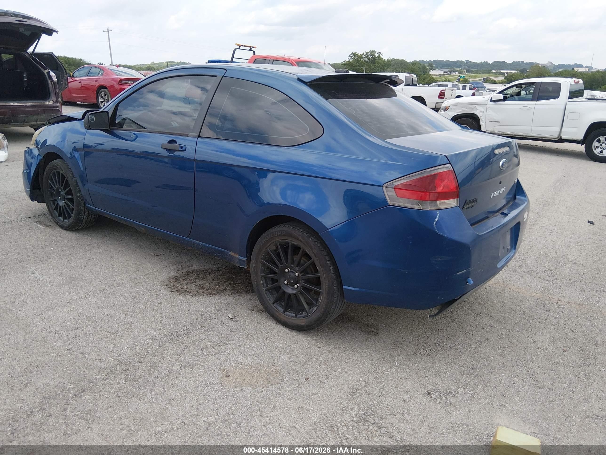 2009 Ford Focus Ses Blue vin: 1FAHP33N29W195073