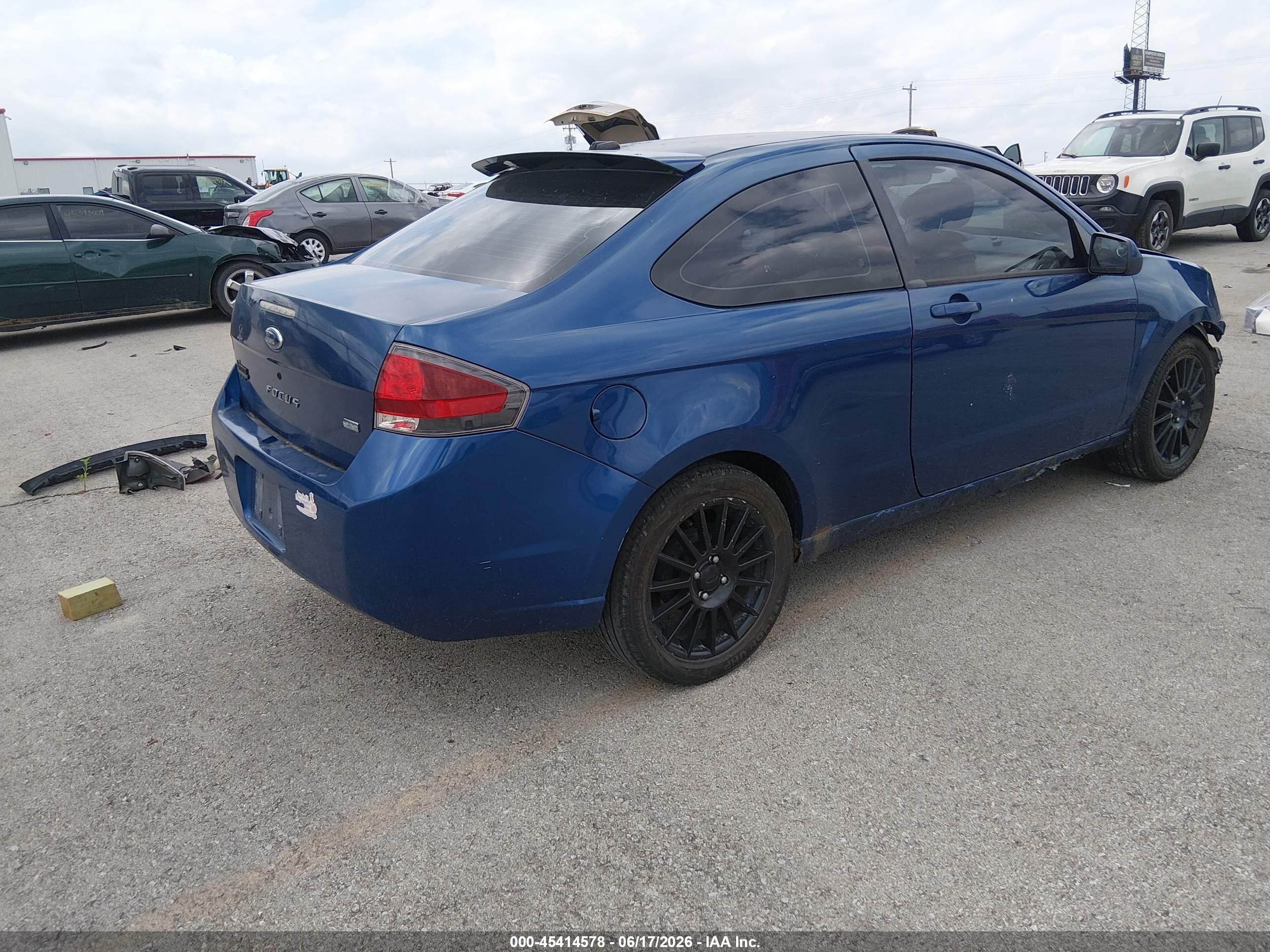 2009 Ford Focus Ses Blue vin: 1FAHP33N29W195073