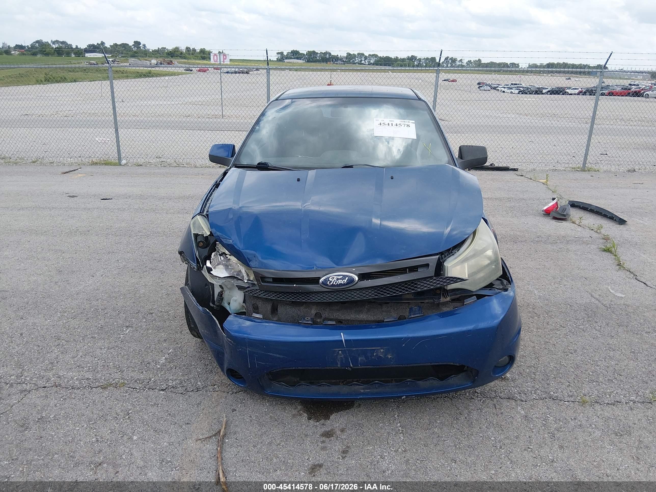 2009 Ford Focus Ses Blue vin: 1FAHP33N29W195073