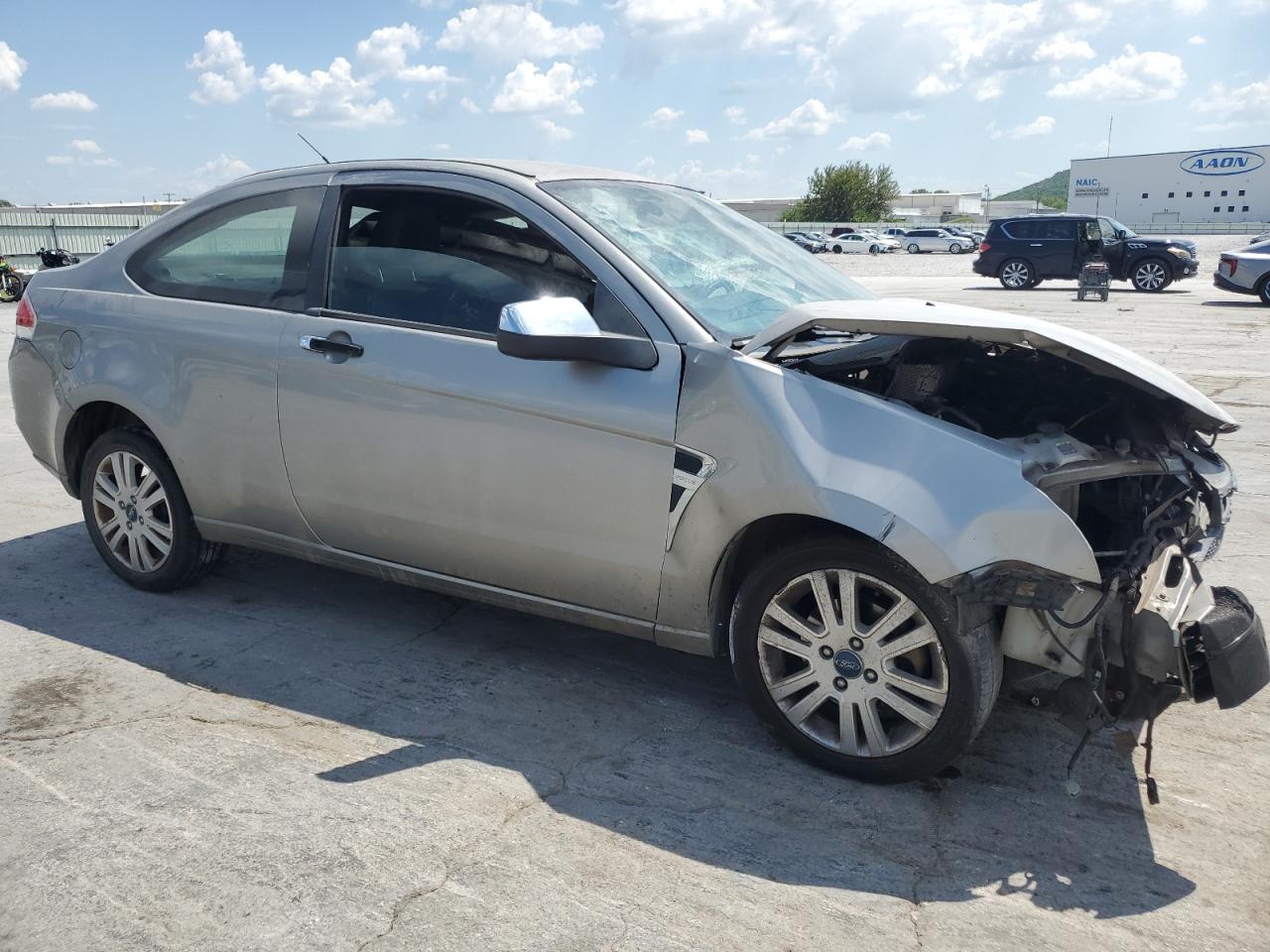 2008 Ford Focus Se Silver vin: 1FAHP33N58W207053