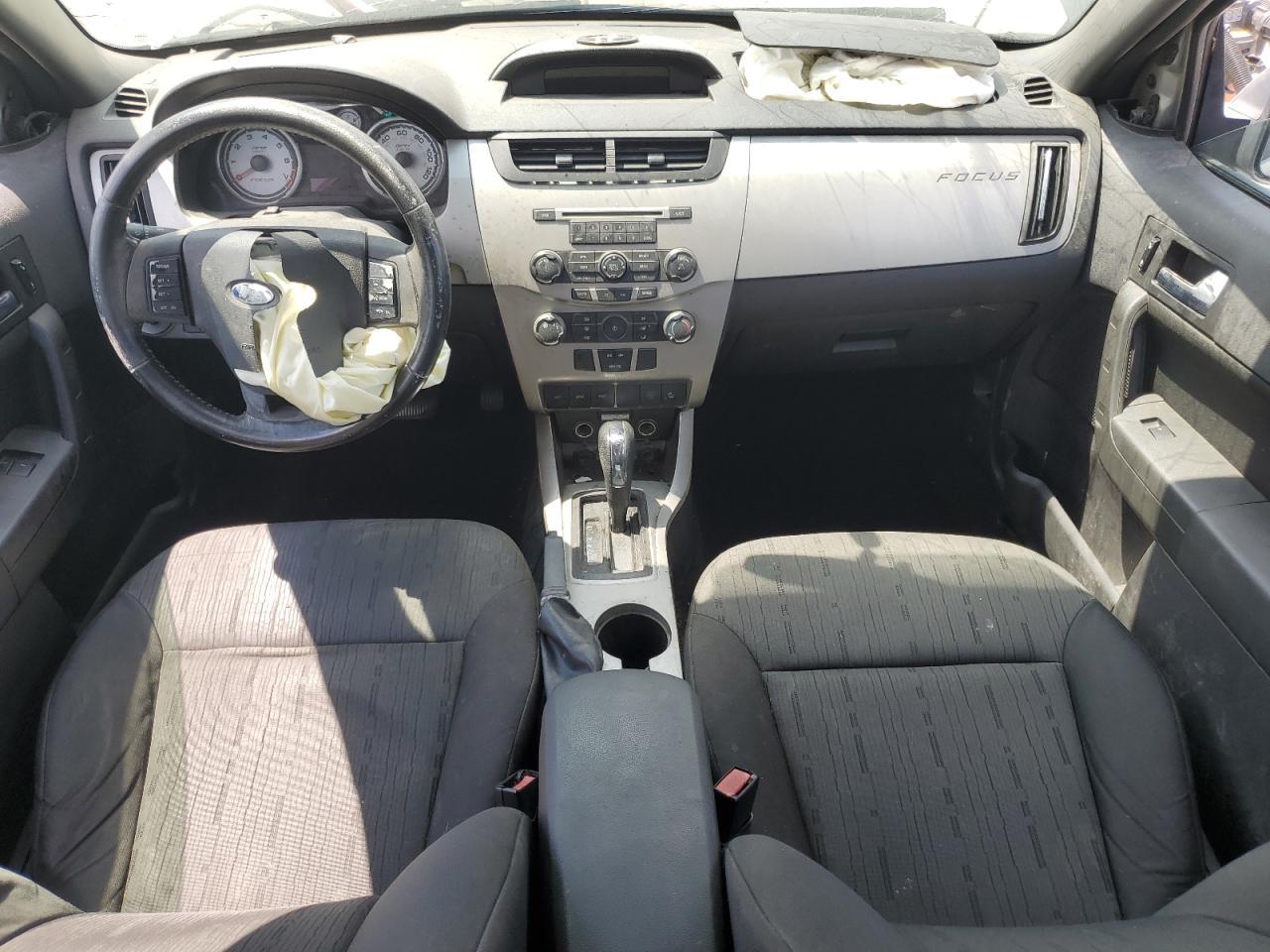 2008 Ford Focus Se Silver vin: 1FAHP33N58W207053