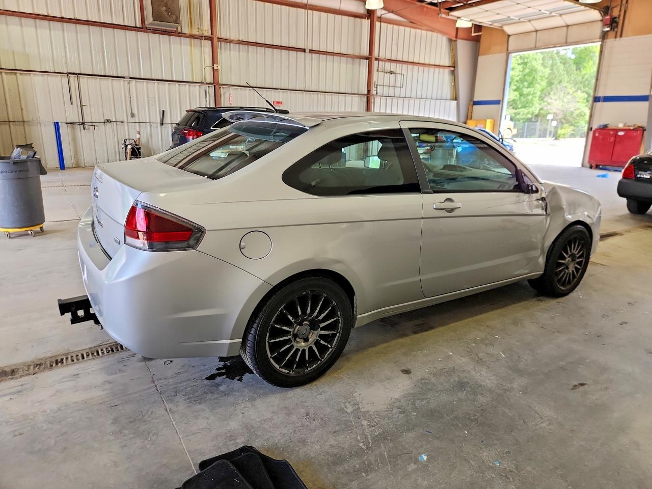 2009 Ford Focus Ses Silver vin: 1FAHP33N69W200629