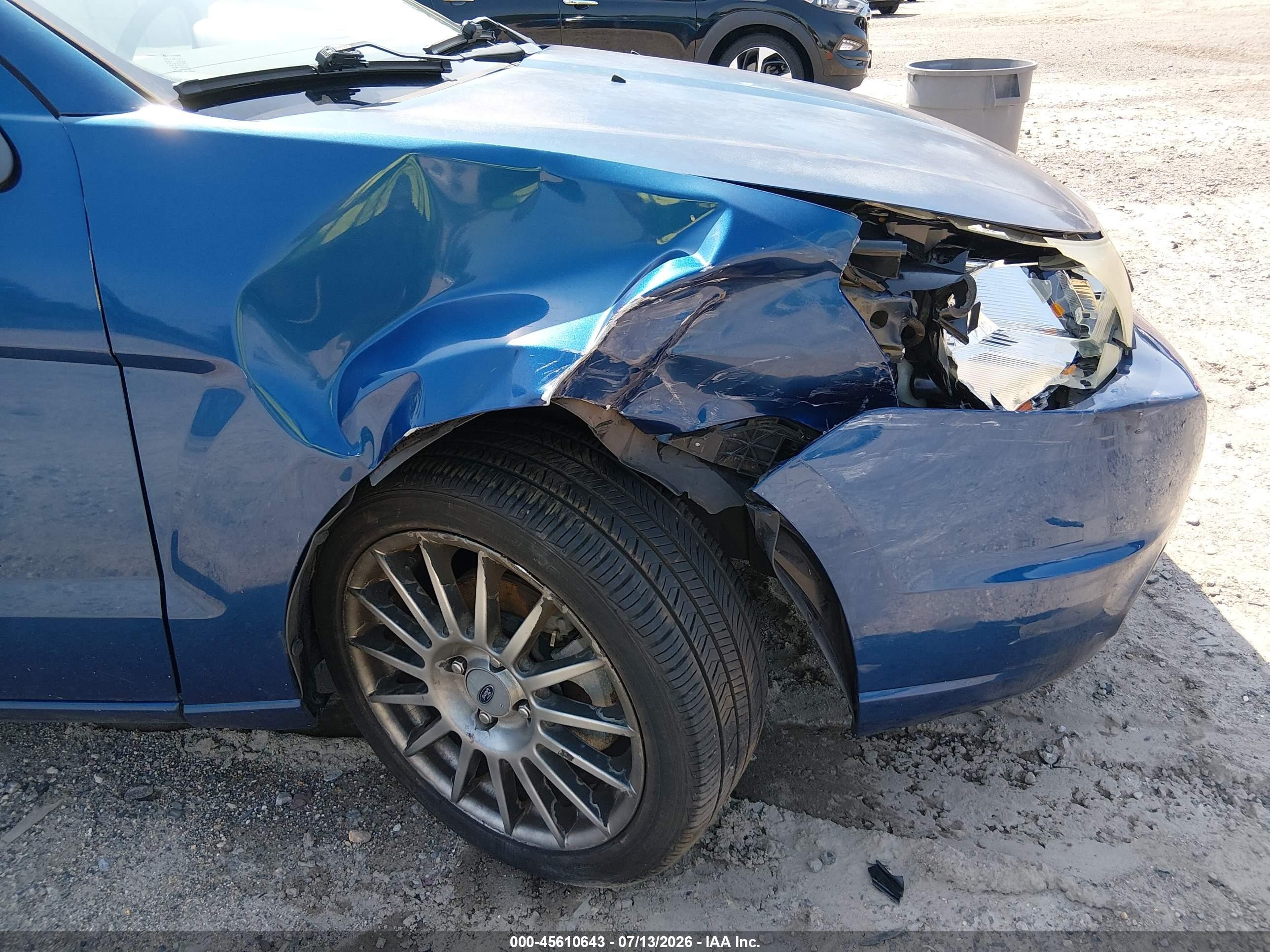 2009 Ford Focus Ses Blue vin: 1FAHP33N79W149805