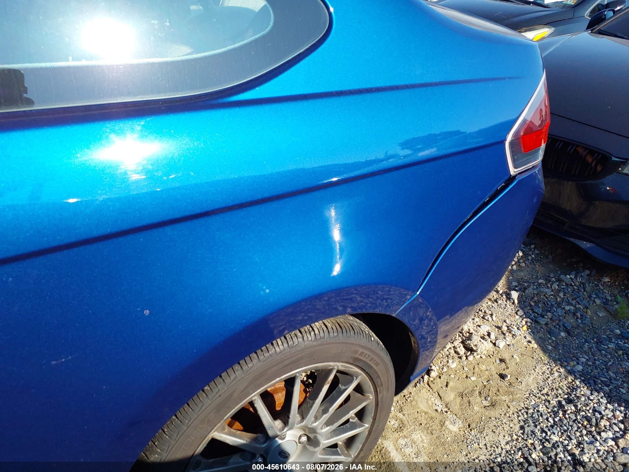 2009 Ford Focus Ses Blue vin: 1FAHP33N79W149805