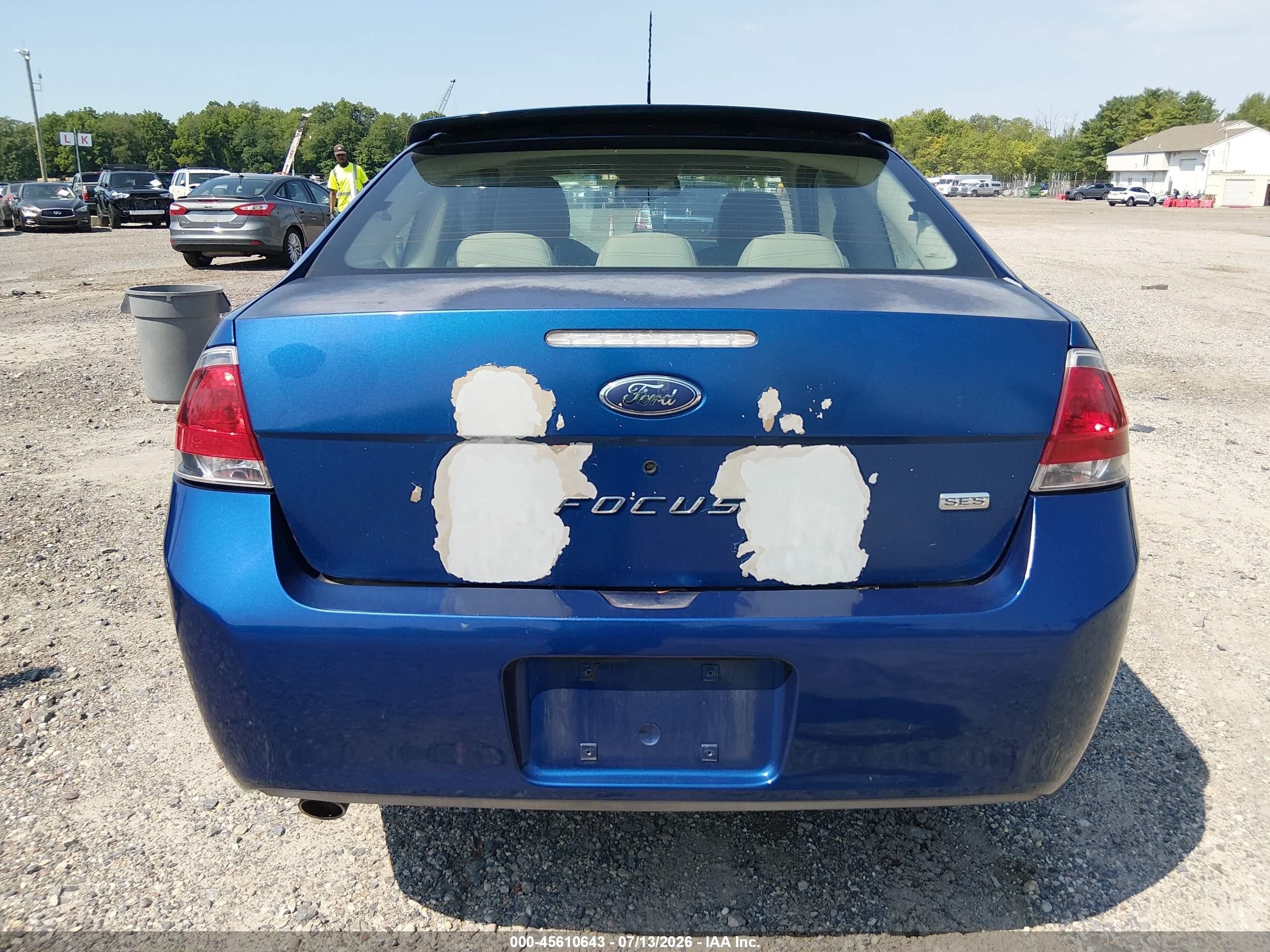 2009 Ford Focus Ses Blue vin: 1FAHP33N79W149805