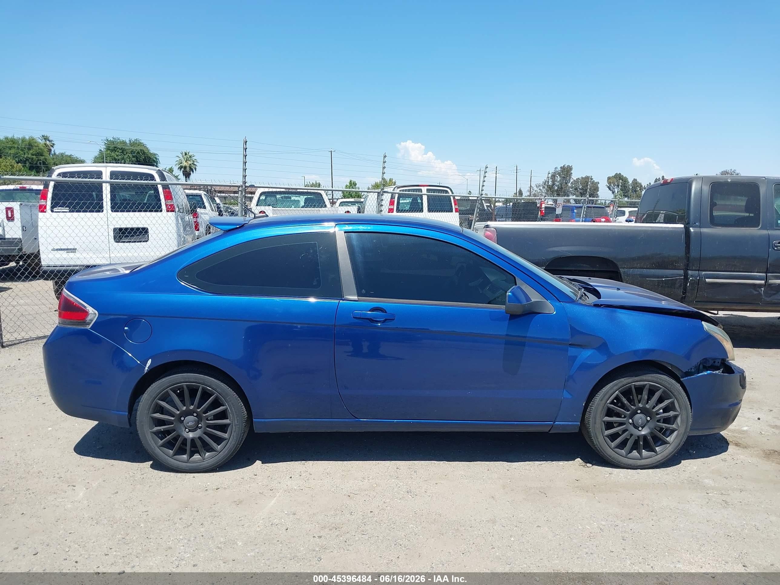 2009 Ford Focus Ses Blue vin: 1FAHP33N79W225474