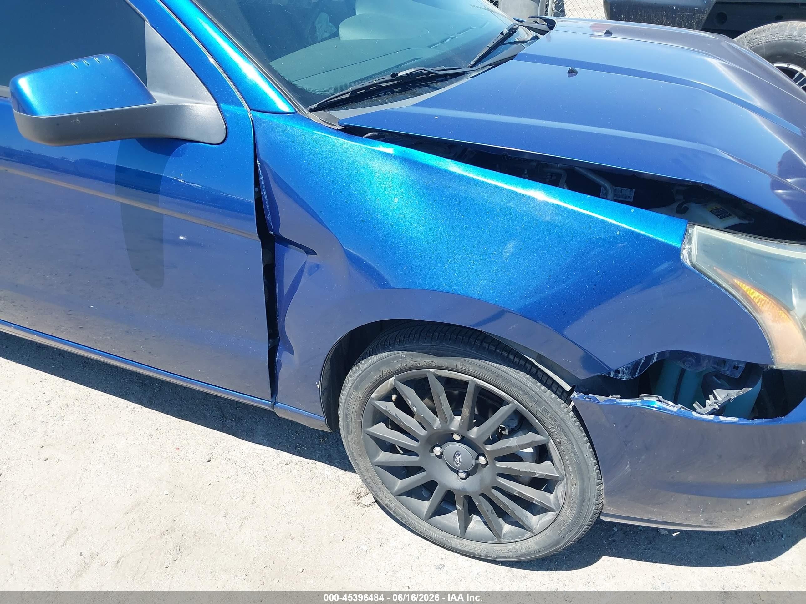 2009 Ford Focus Ses Blue vin: 1FAHP33N79W225474