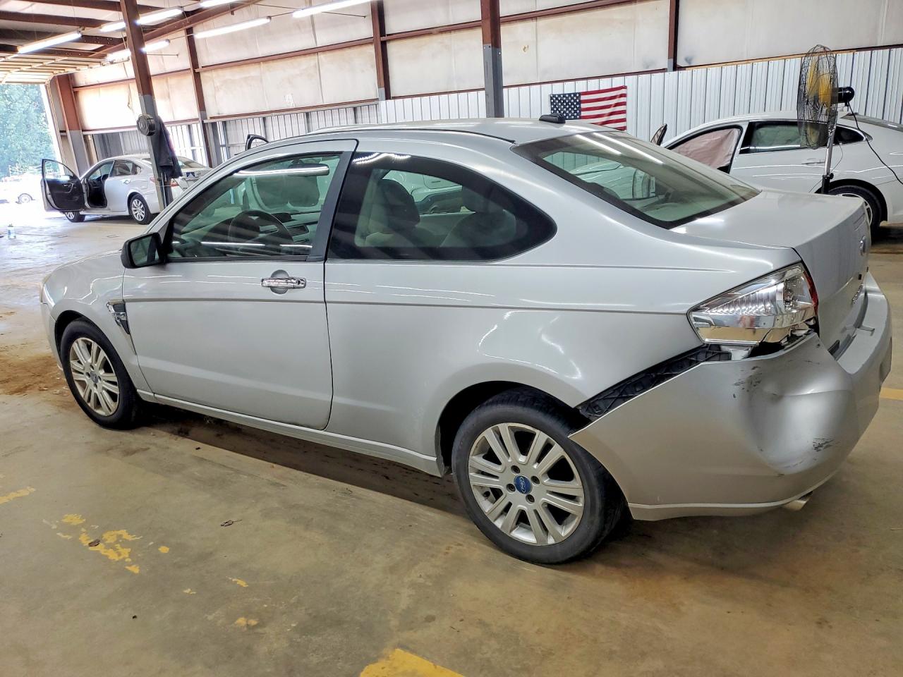 2008 Ford Focus Se Silver vin: 1FAHP33NX8W112908