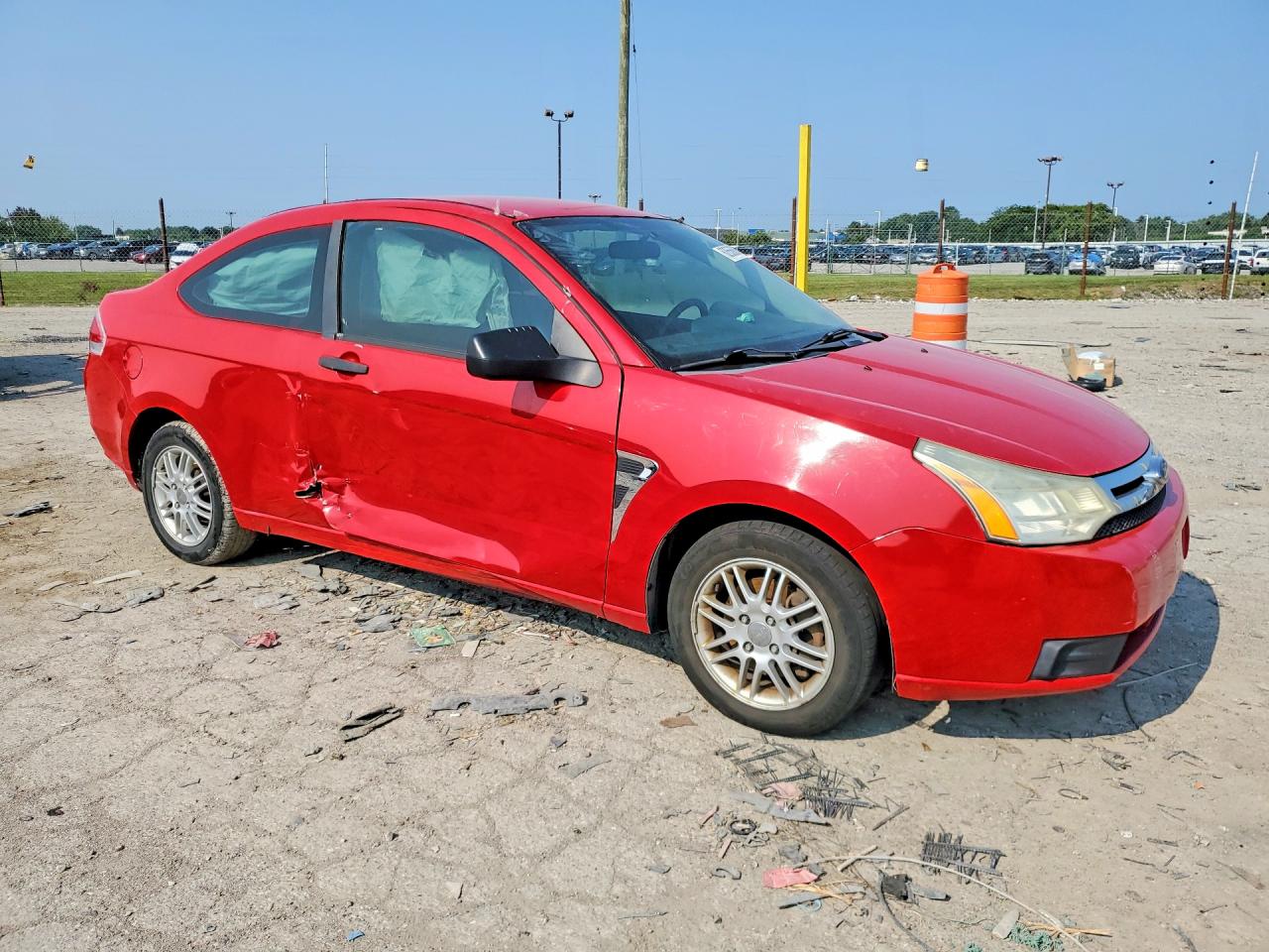 2008 Ford Focus Se Red vin: 1FAHP33NX8W137615
