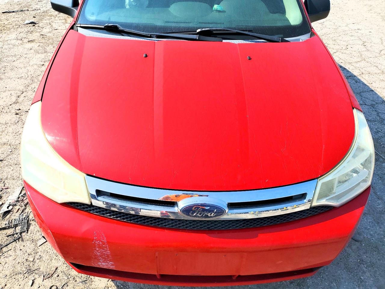 2008 Ford Focus Se Red vin: 1FAHP33NX8W137615