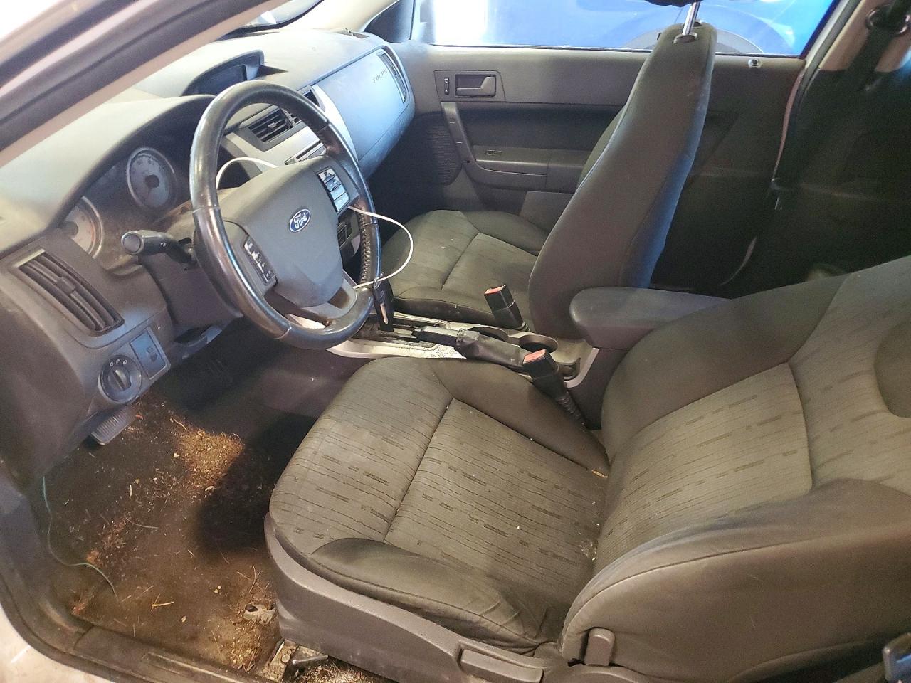 2008 Ford Focus Se White vin: 1FAHP33NX8W217366