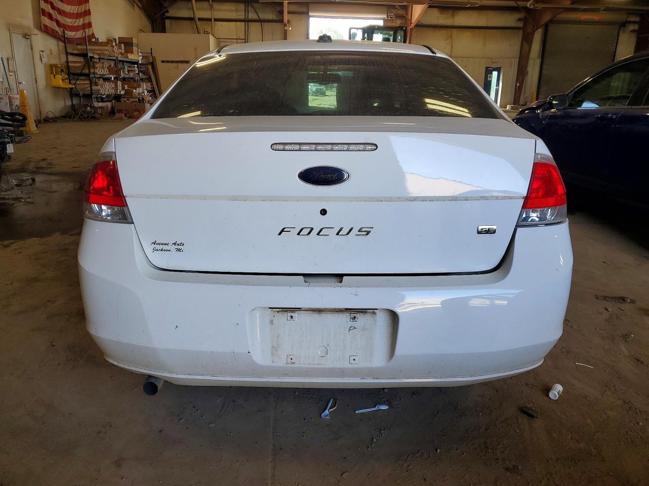 2008 Ford Focus Se White vin: 1FAHP33NX8W217366
