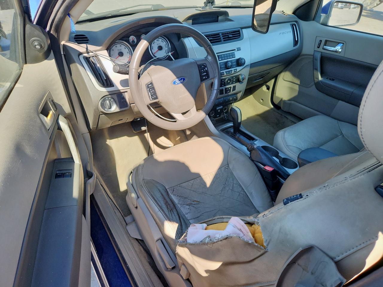 2008 Ford Focus Blue vin: 1FAHP33NX8W217514