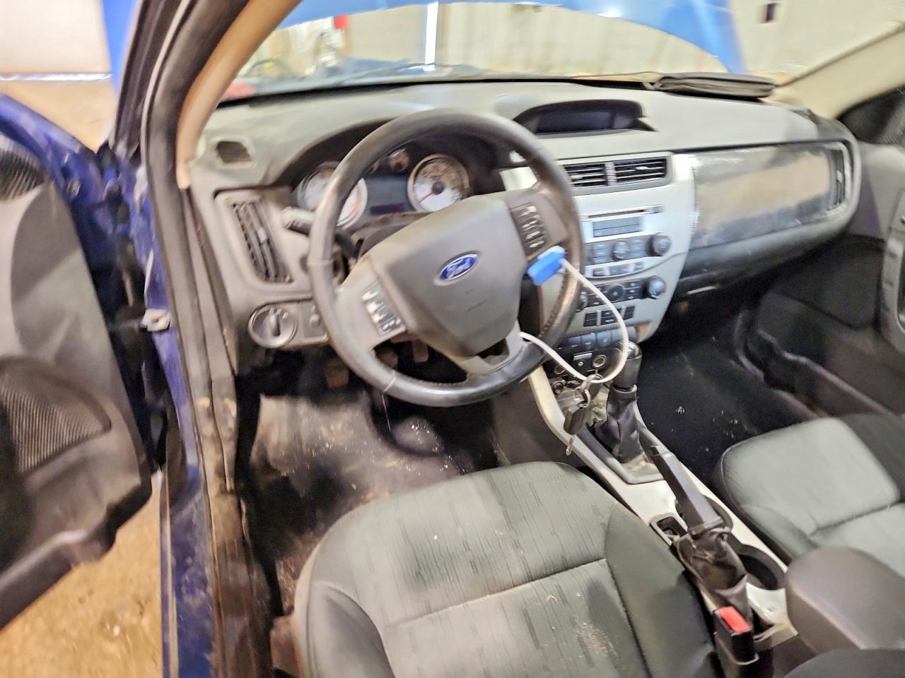 2008 Ford Focus Se Blue vin: 1FAHP33NX8W237715