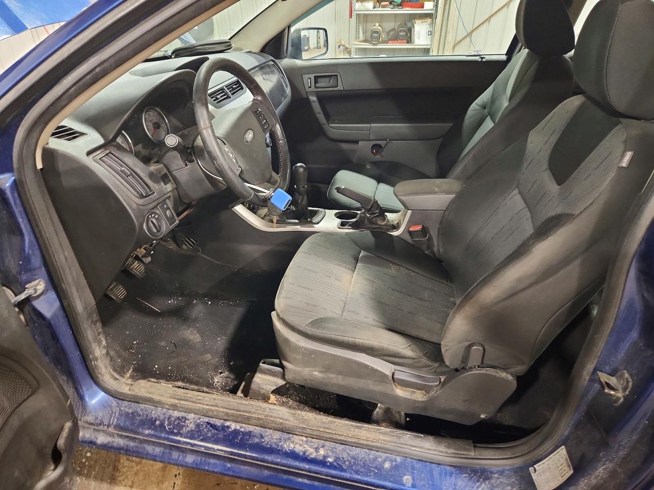 2008 Ford Focus Se Blue vin: 1FAHP33NX8W237715