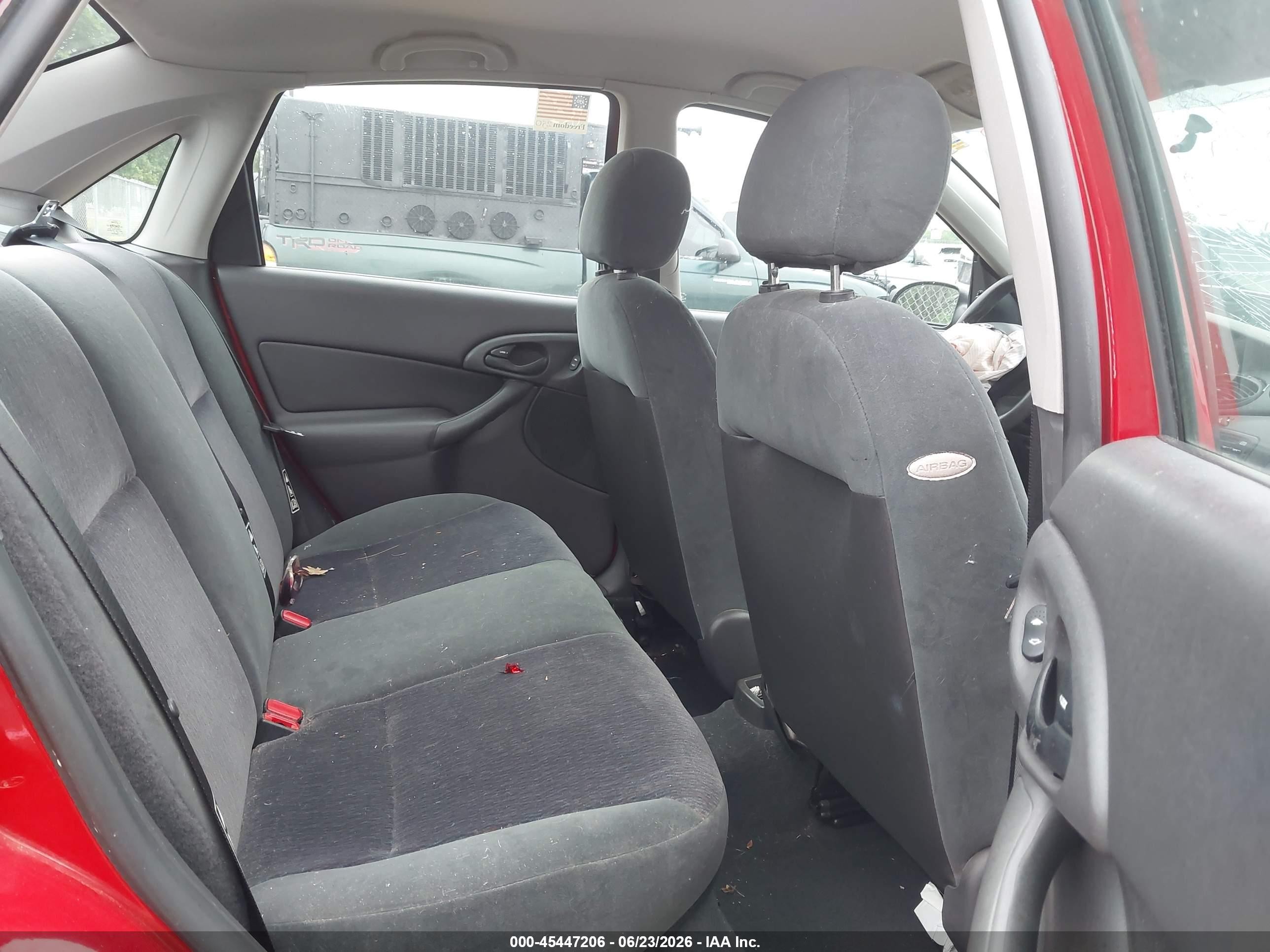 2000 Ford Focus Se Красный vin: 1FAHP343XYW183250