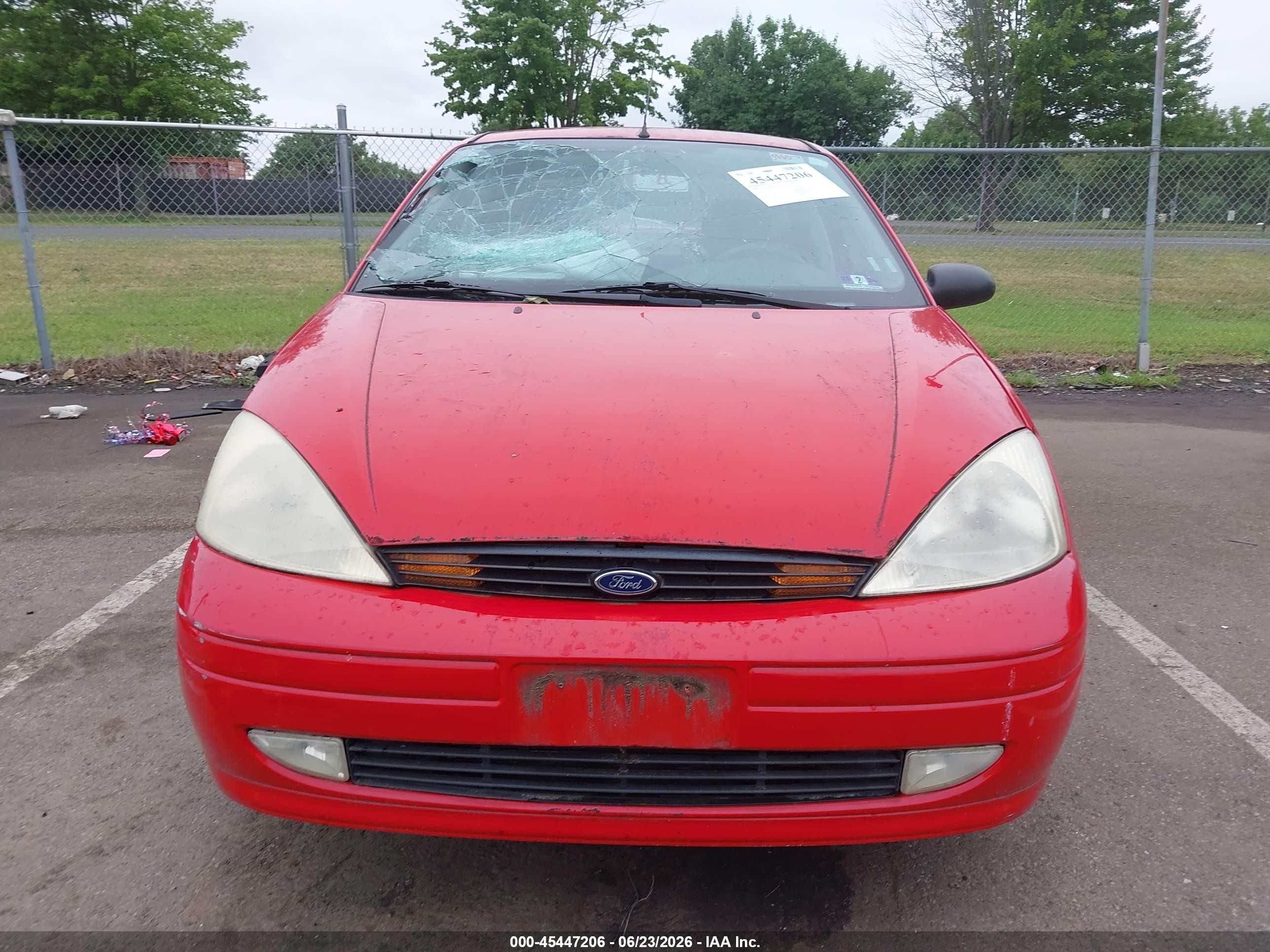 2000 Ford Focus Se Красный vin: 1FAHP343XYW183250
