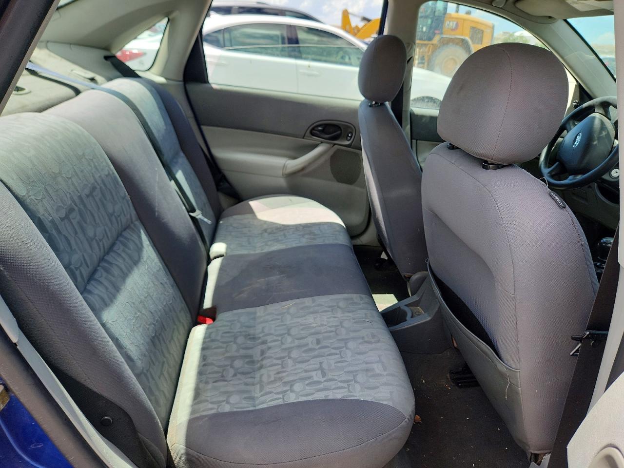 2005 Ford Focus Zx4 Blue vin: 1FAHP34N15W186552