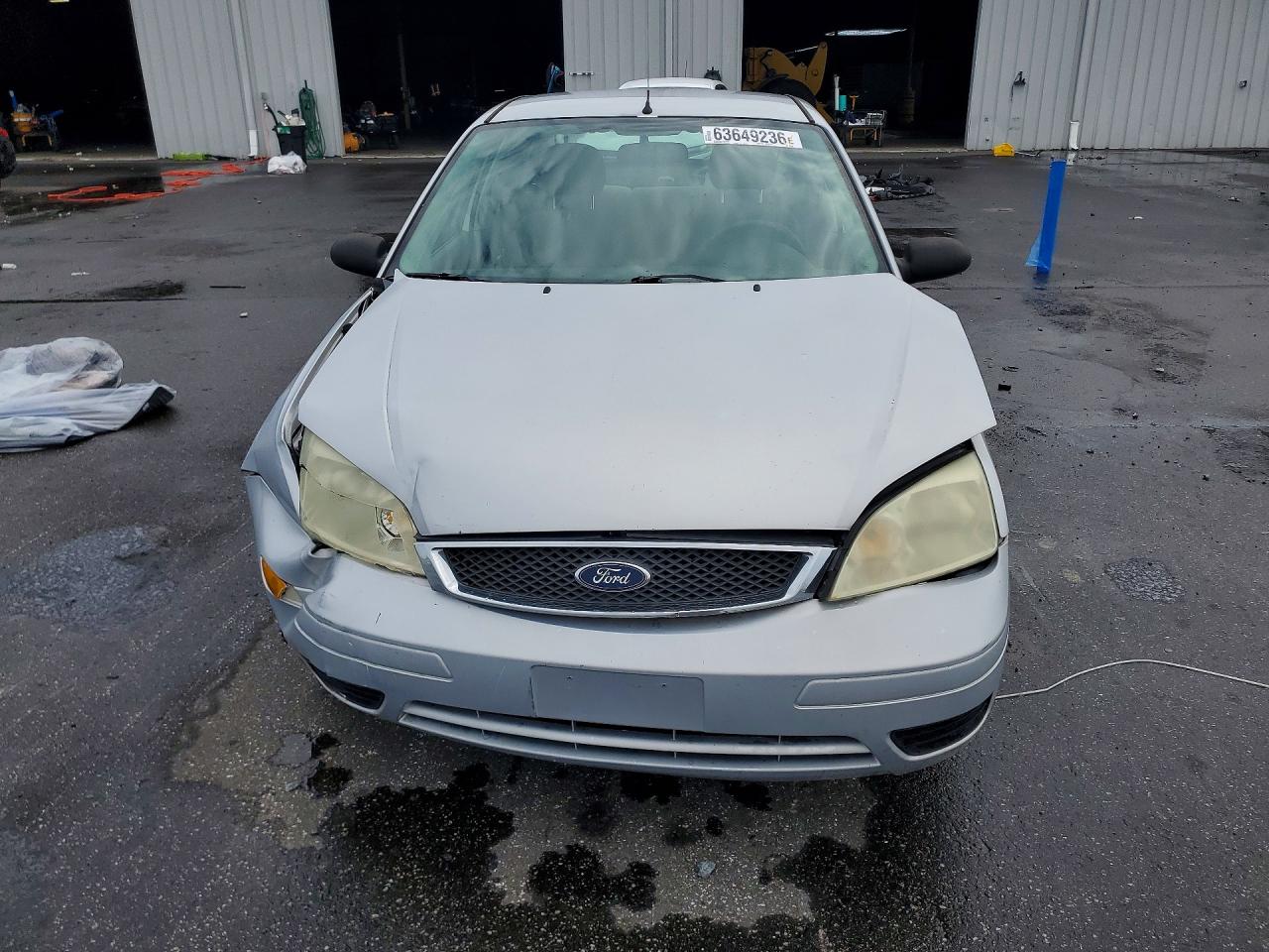 2006 Ford Focus Zx4 Silver vin: 1FAHP34N16W128359