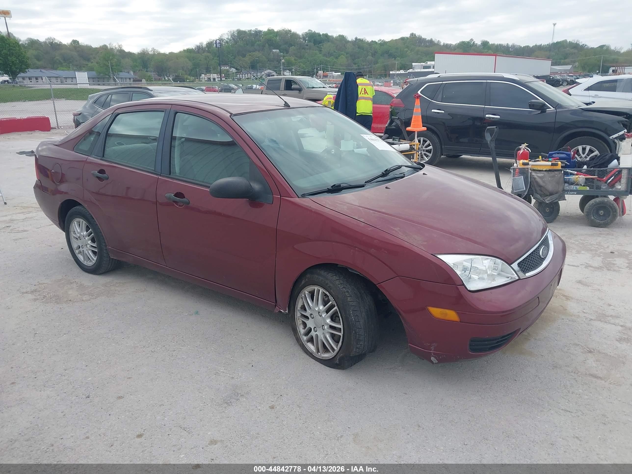 2006 Ford Focus Zx4 Red vin: 1FAHP34N26W157305