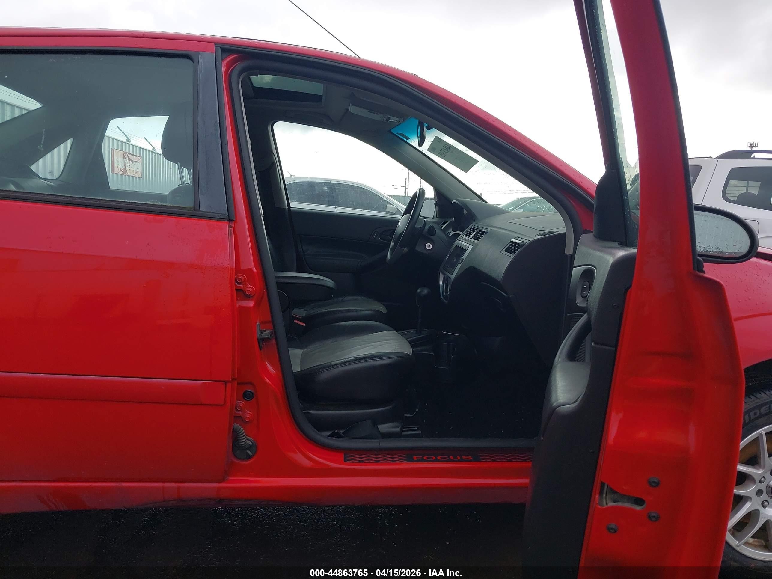 2007 Ford Focus S/se/ses Red vin: 1FAHP34N27W216032
