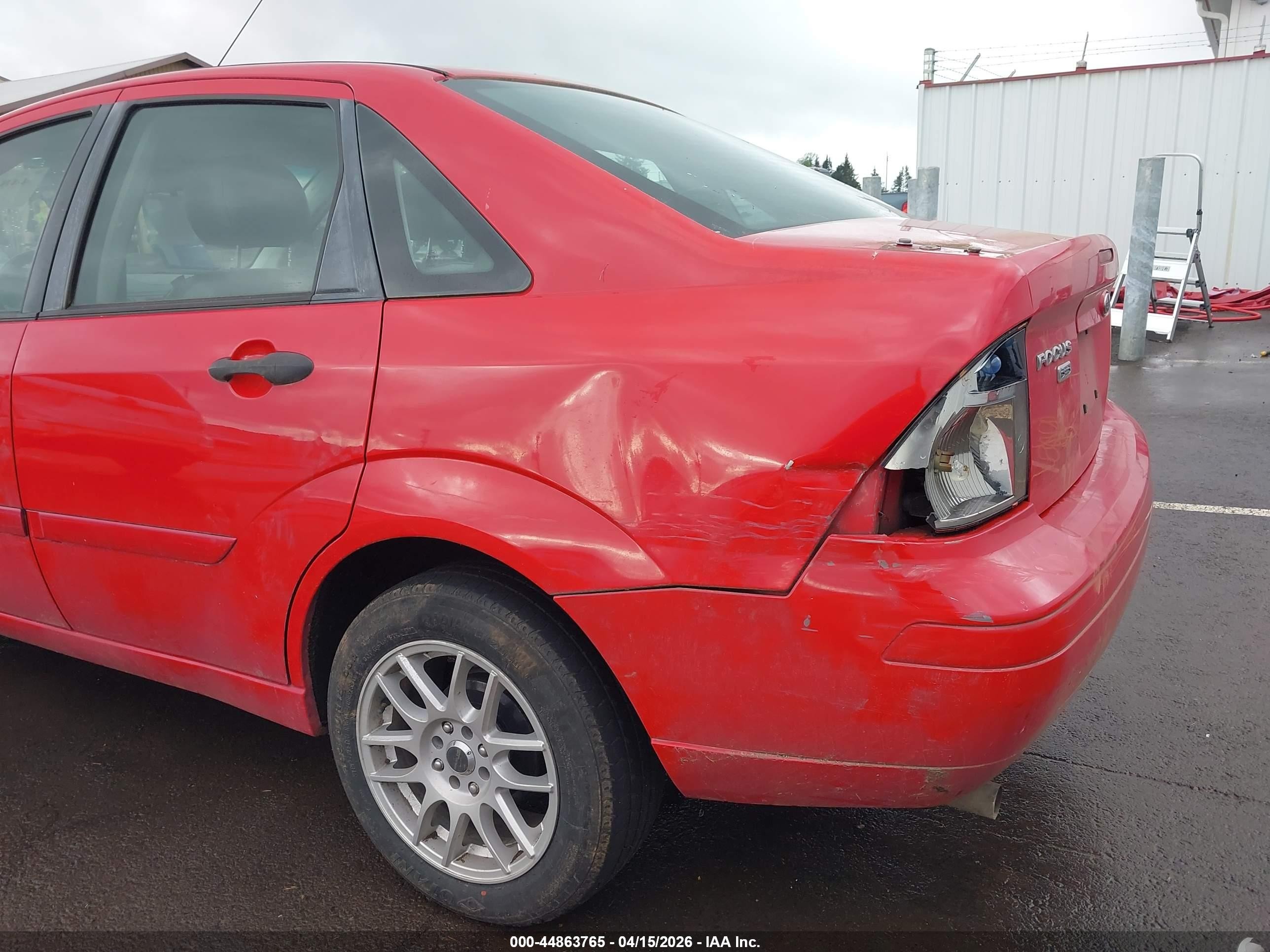 2007 Ford Focus S/se/ses Red vin: 1FAHP34N27W216032