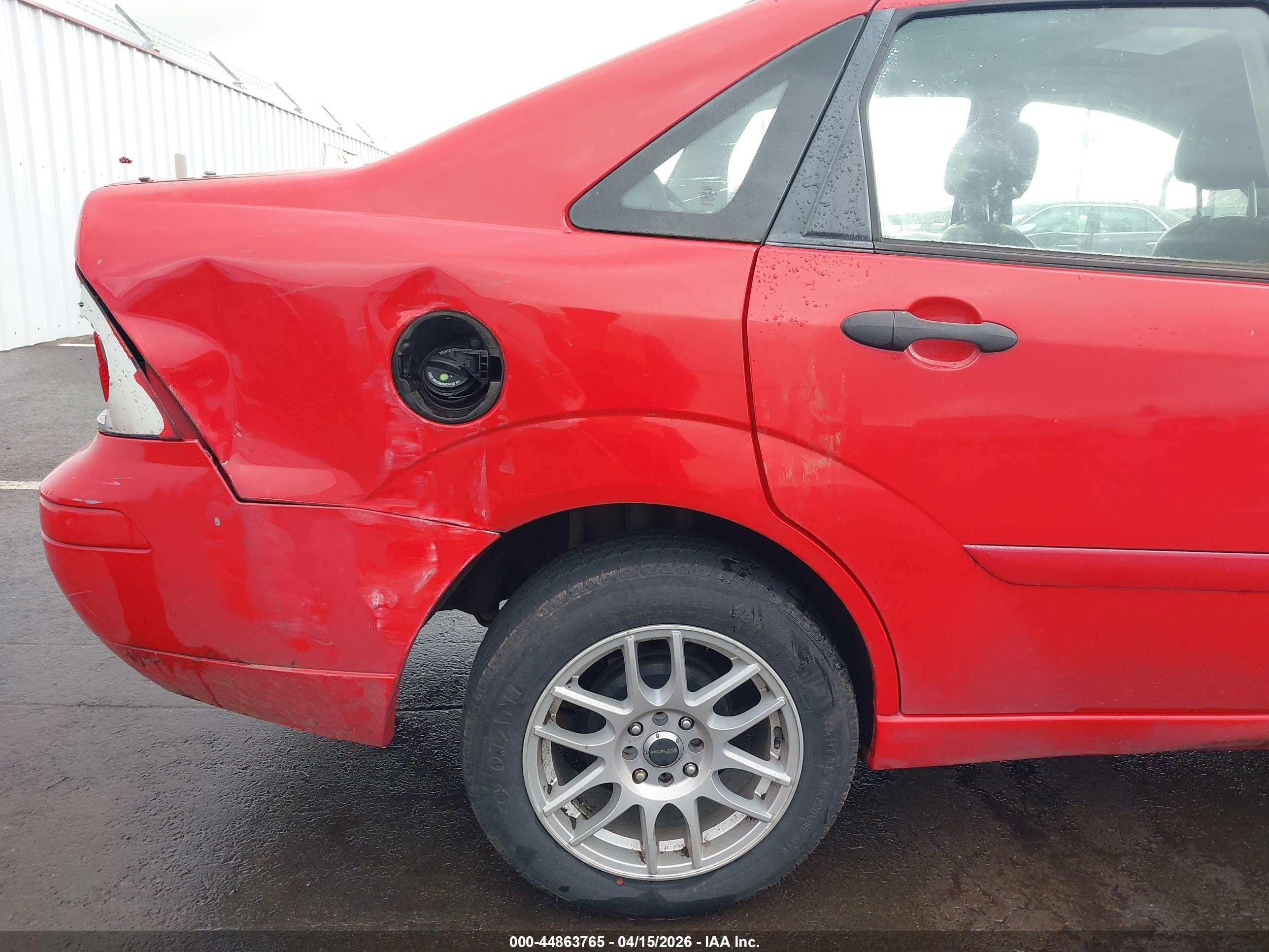 2007 Ford Focus S/se/ses Red vin: 1FAHP34N27W216032