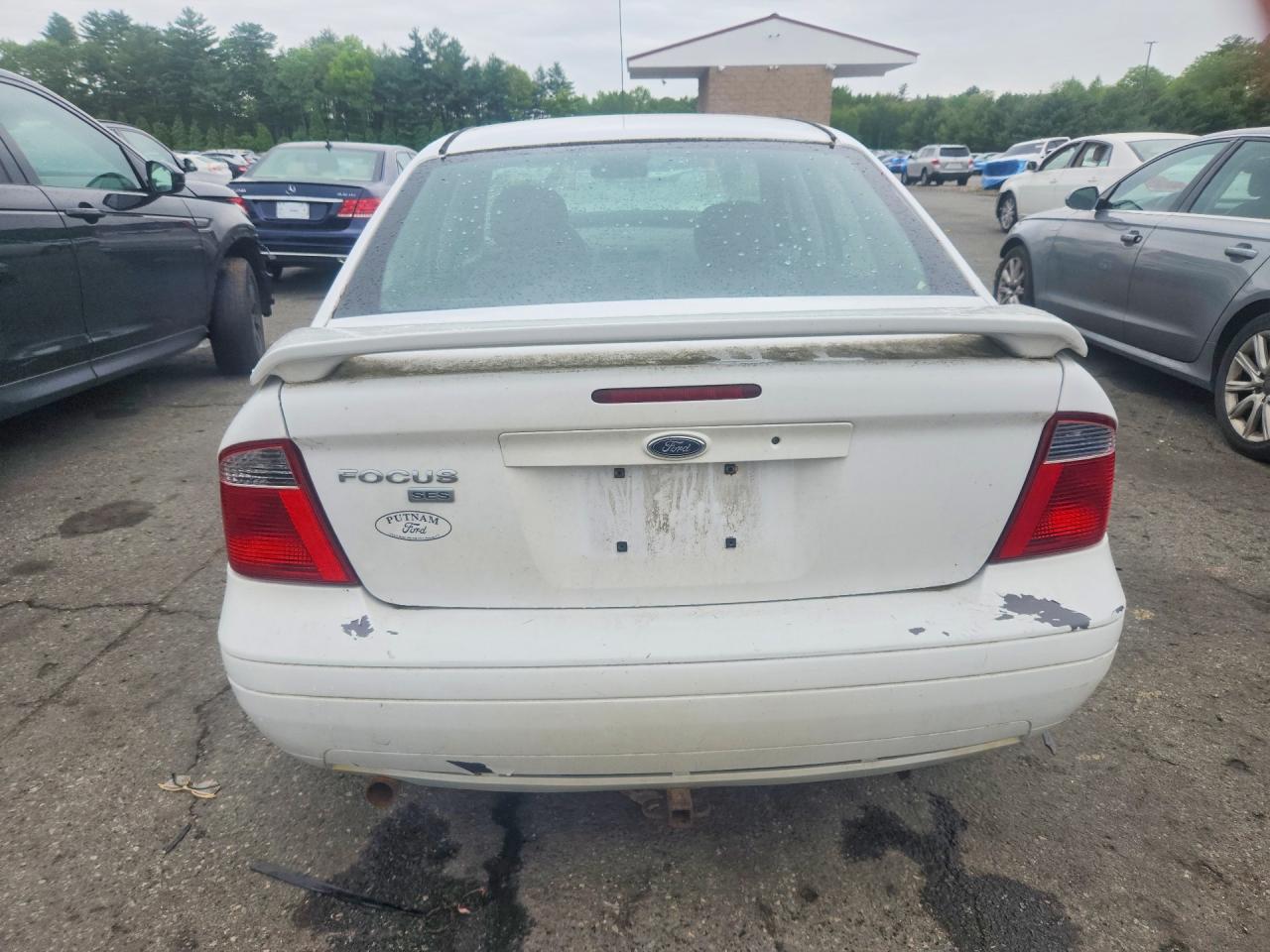 2007 Ford Focus Zx4 White vin: 1FAHP34N27W255753
