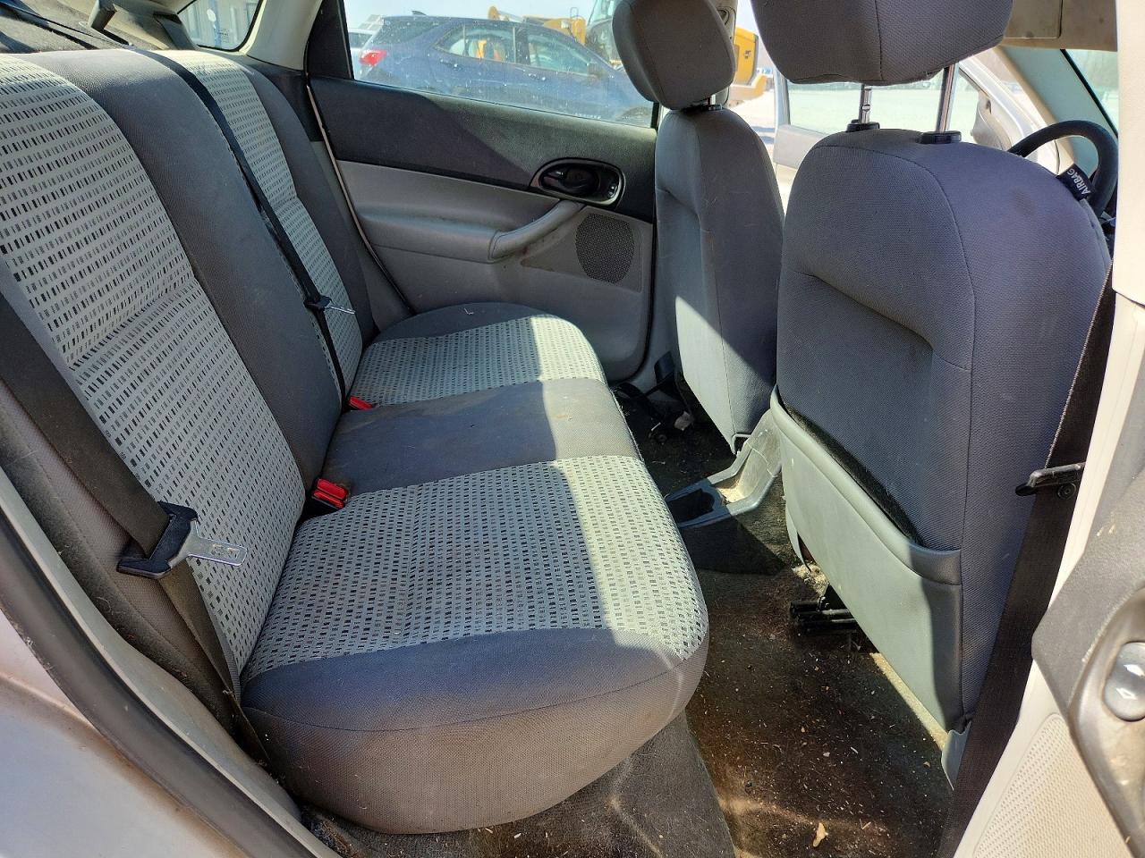 2007 Ford Focus Zx4 Silver vin: 1FAHP34N37W217447