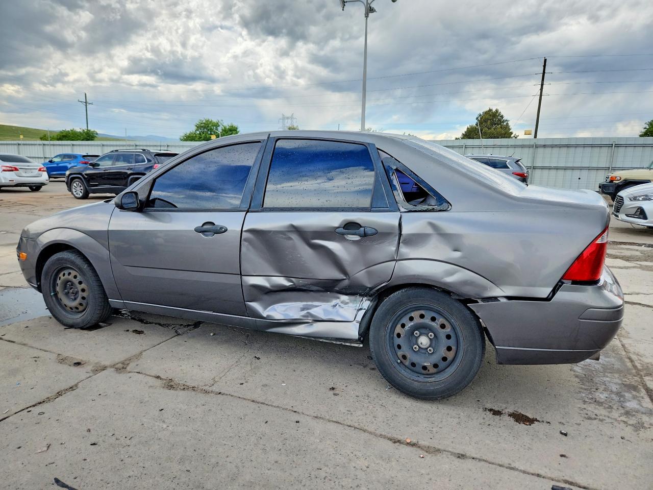 2007 Ford Focus Zx4 Gray vin: 1FAHP34N37W244745