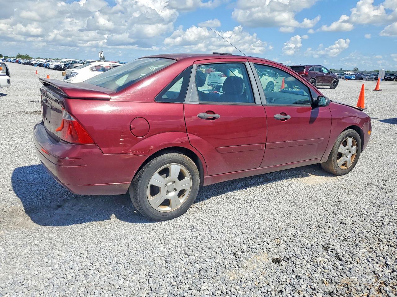 2007 Ford Focus Zx4 Burgundy vin: 1FAHP34N37W365047
