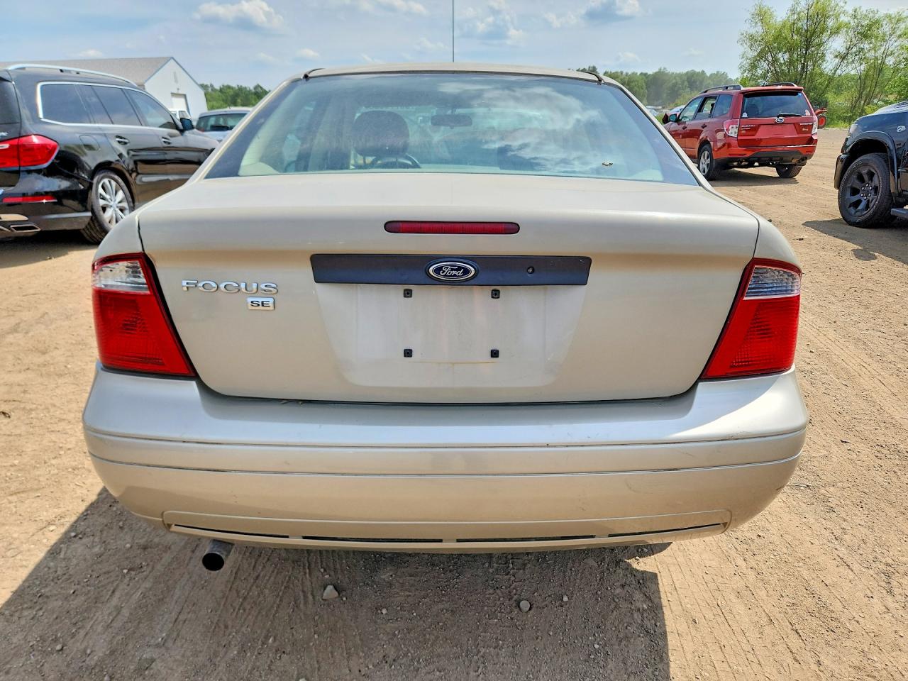2007 Ford Focus Zx4 Beige vin: 1FAHP34N47W260923