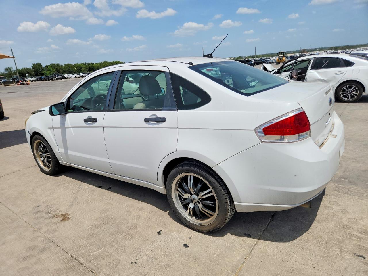 2008 Ford Focus S/se White vin: 1FAHP34N48W123594